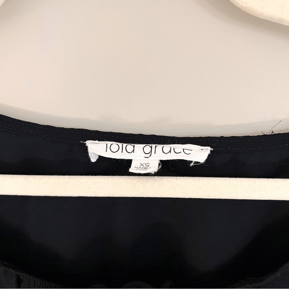 Black Cinched Waist Blouse - Picture 3 of 4